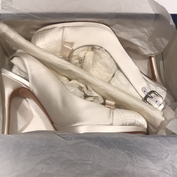 Stuart Weizmann satin heels - Picture 5 of 6